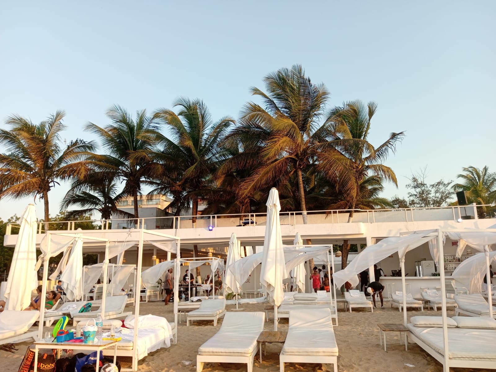 local de ushuaia luanda